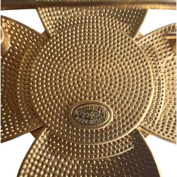 Chanel Gold Clover Onyx Brooch Autumn/Pre-Fall 2023 (CCXX012) - Picture 5 of 5